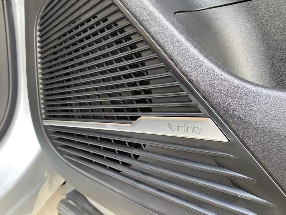GEELY Boyue L 2024 car image #11