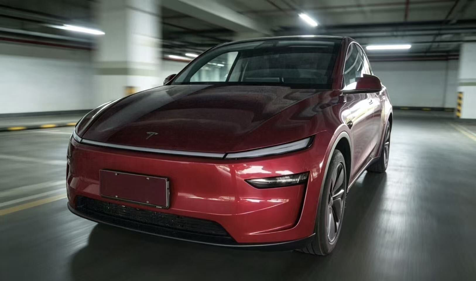 Tesla Model Y 2025 صورة سيارة 