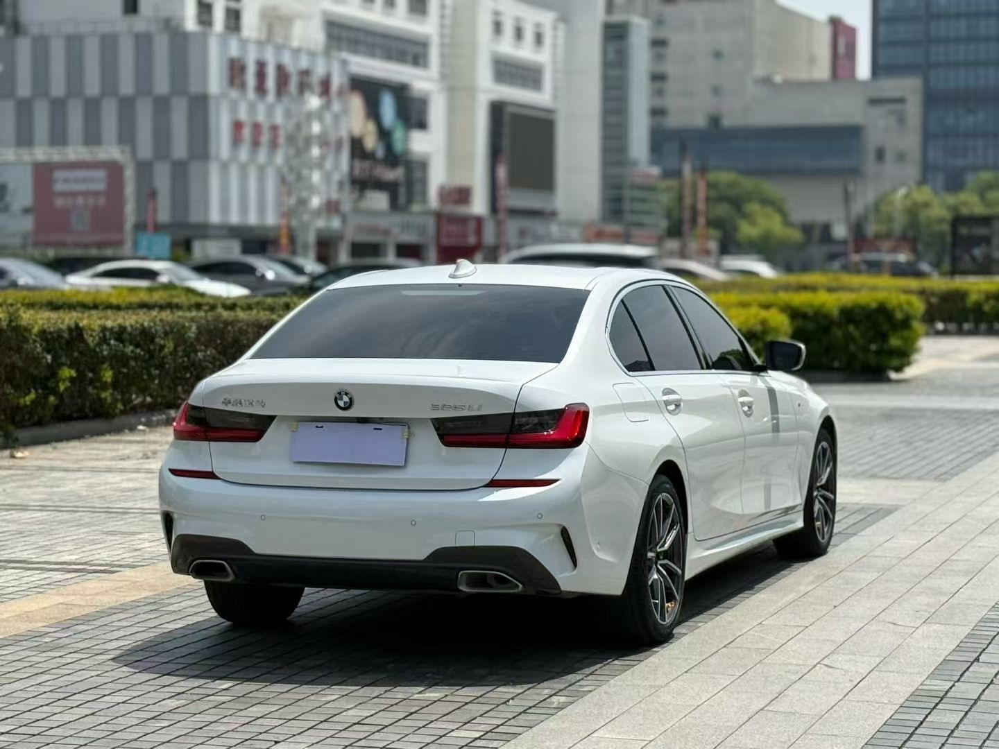 BMW 3 Series 2021 car image #9