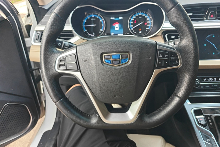 GEELY Emgrand 2018 car image #11