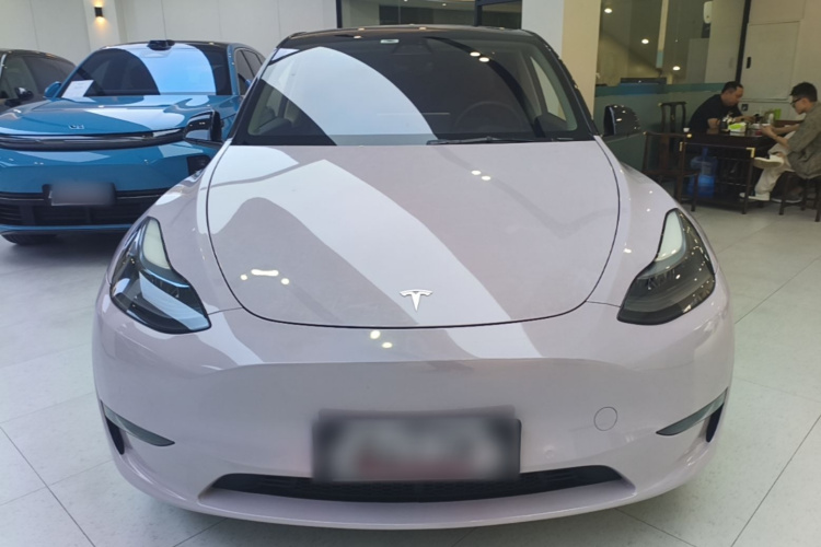Tesla Model Y 2023 #3 Tesla Model Y 2023 car image #3