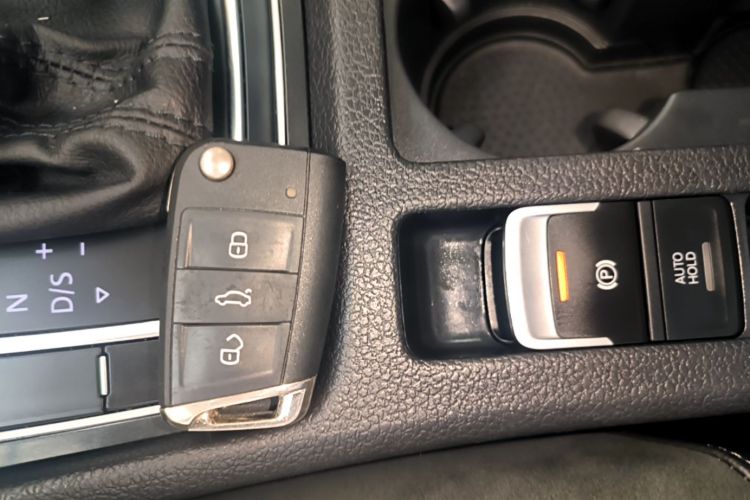 Volkswagen Golf 2020 #8 Volkswagen Golf 2020 صورة سيارة #8