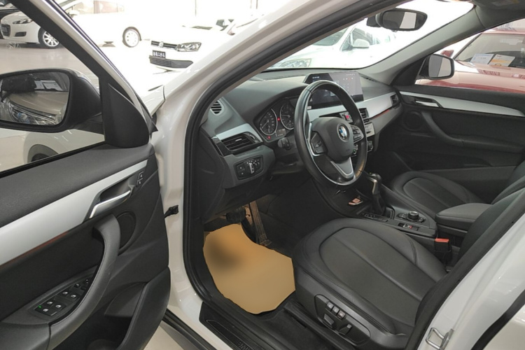 BMW X1 2018 car image #12