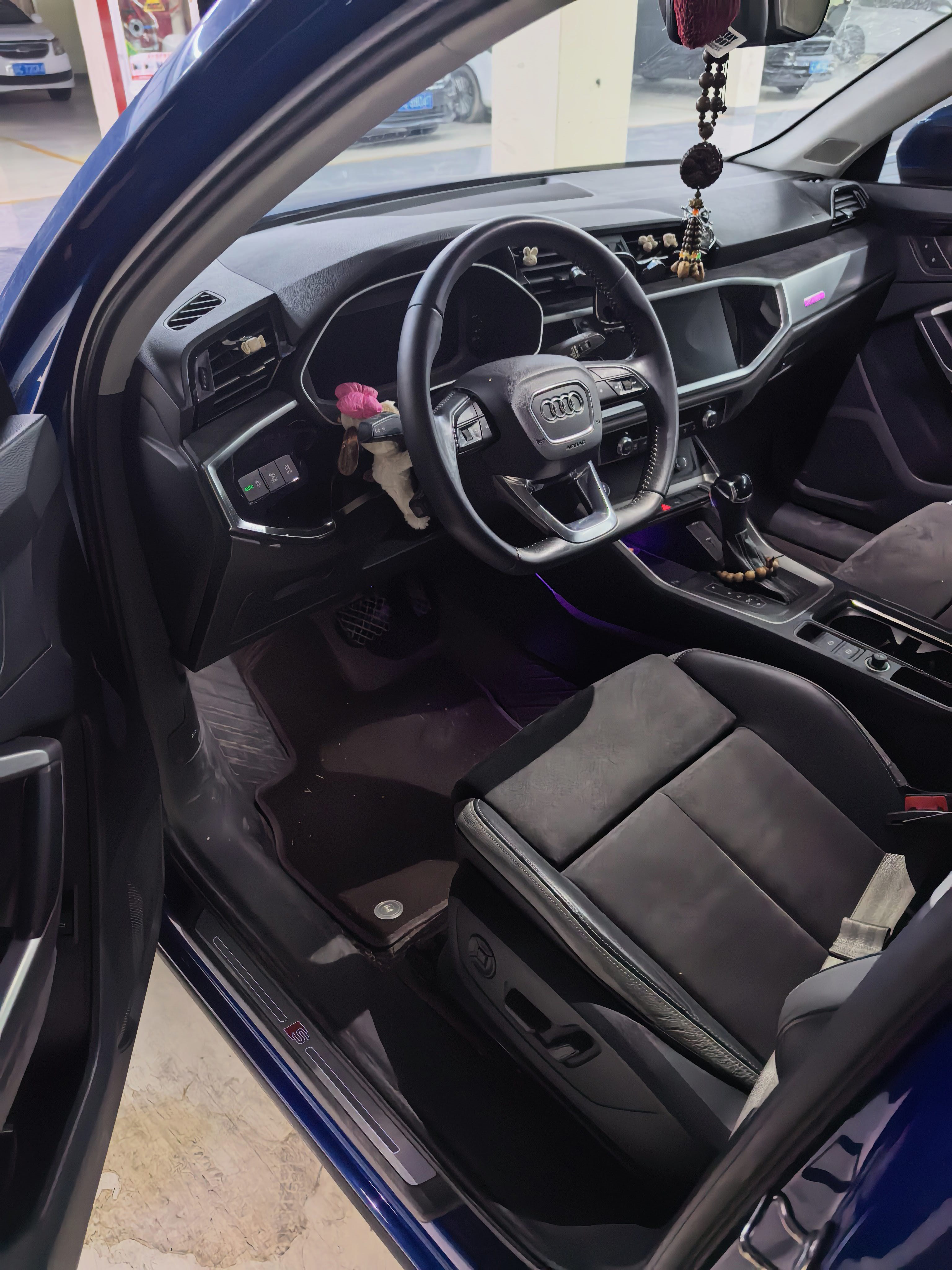 Audi Q3 2019 #5 Audi Q3 2019 car image #5