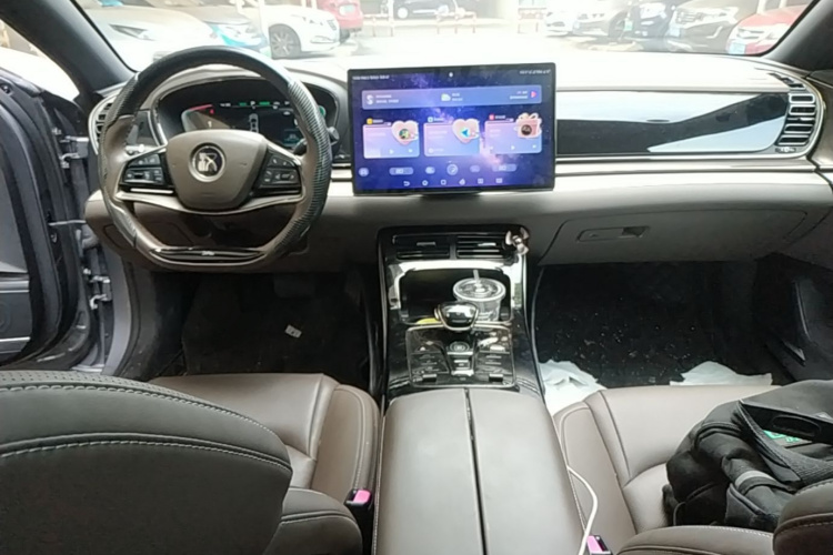 BYD Han 2022 immagine di auto #10