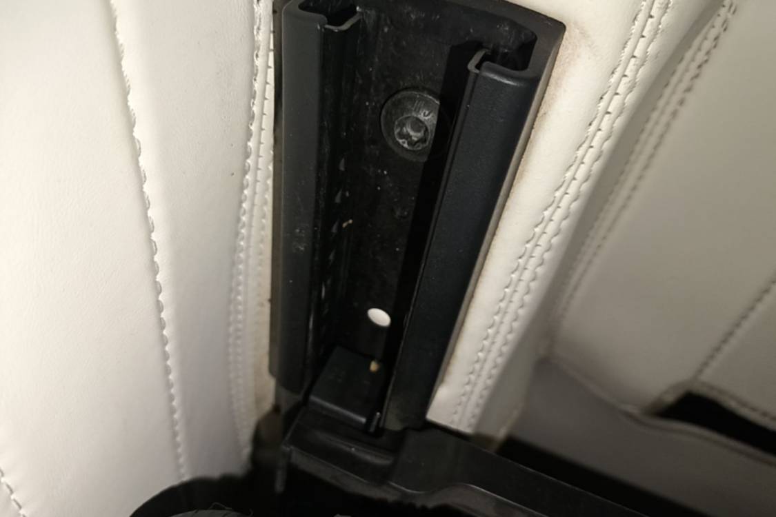 Tesla Model Y 2024 car image #22