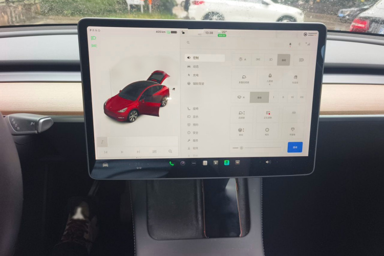Tesla Model Y 2021 #16 Tesla Model Y 2021 car image #16