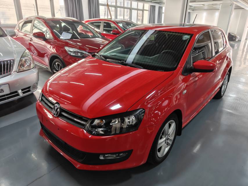 Volkswagen Polo 2012 car image 