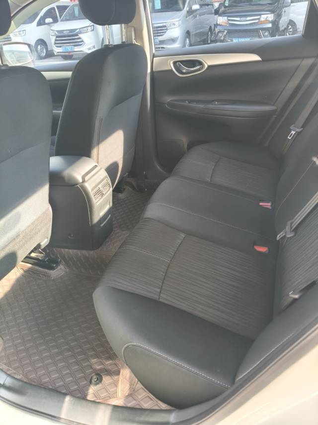 Nissan Sylphy 2023 immagine di auto #6