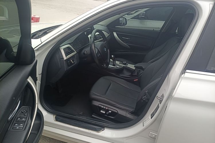 BMW 3 Series 2016 immagine di auto #16