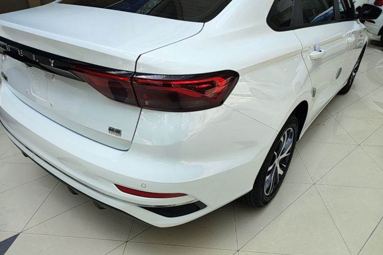 GEELY Emgrand 2024 car image #8