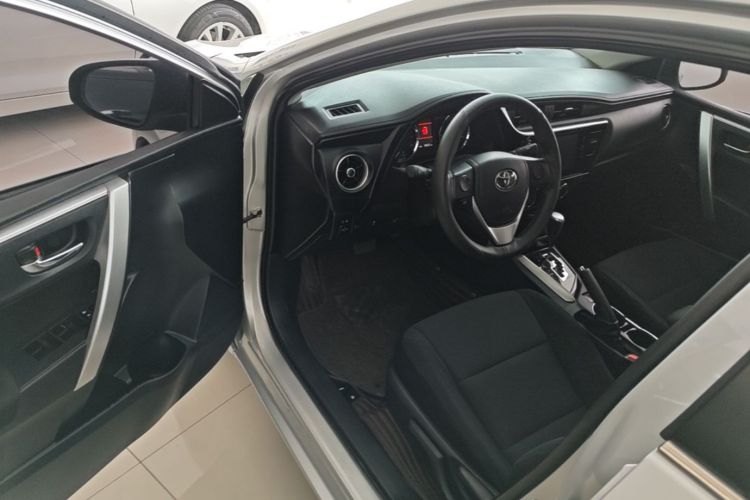 Toyota Corolla 2018 car image #16