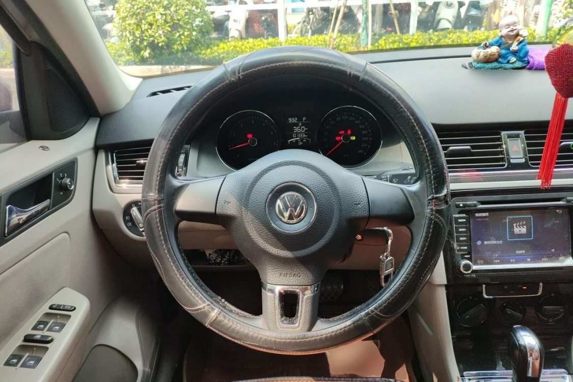 Volkswagen Bora 2015 car image #22