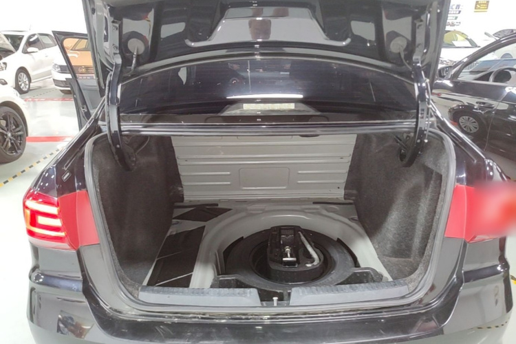 Volkswagen Santana 2017 #19 Volkswagen Santana 2017 car image #19
