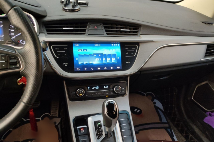 GEELY Emgrand GS 2019 car image #16