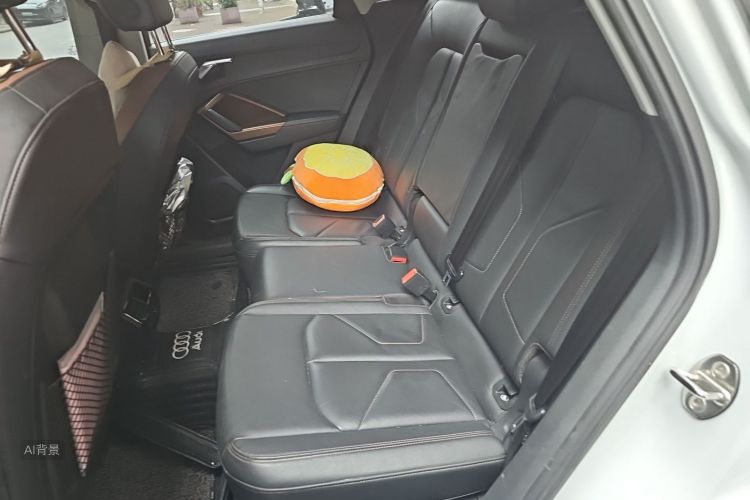 Audi Q3 2021 imagen de coche #19