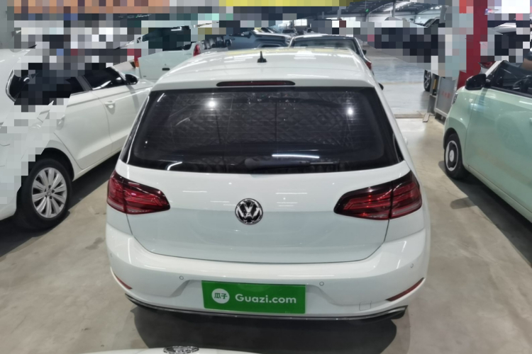 Volkswagen Golf 2020 car image #6