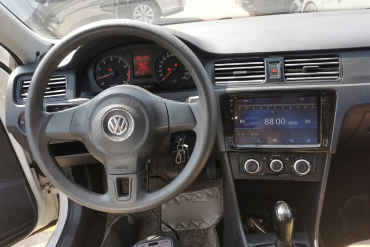 Volkswagen Santana 2016 صورة سيارة #10