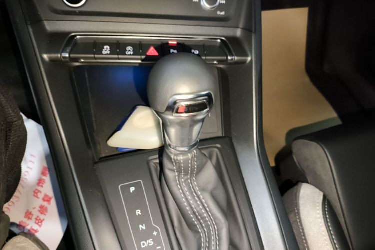 Audi Q3 2024 car image #14