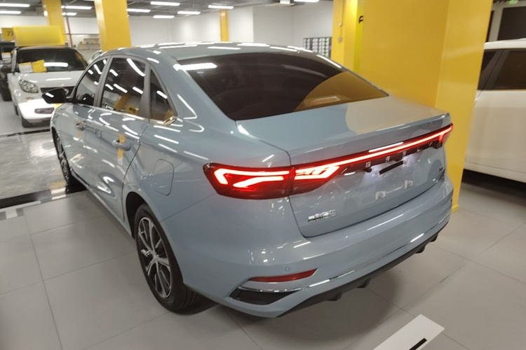GEELY Emgrand 2024 car image #5