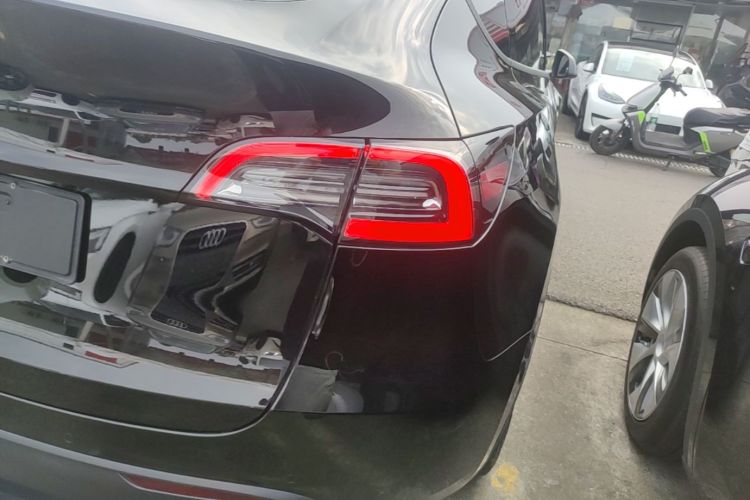 Tesla Model Y 2023 #8 Tesla Model Y 2023 immagine di auto #8