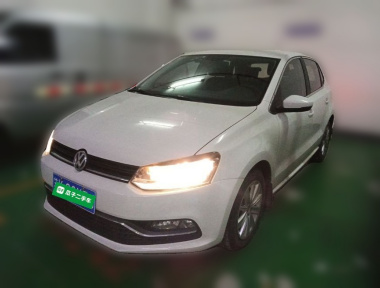 Volkswagen Polo 2015 car image 