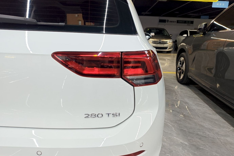 Volkswagen Golf 2021 car image #8