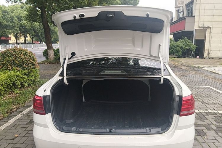 Volkswagen Lavida 2018 car image #19