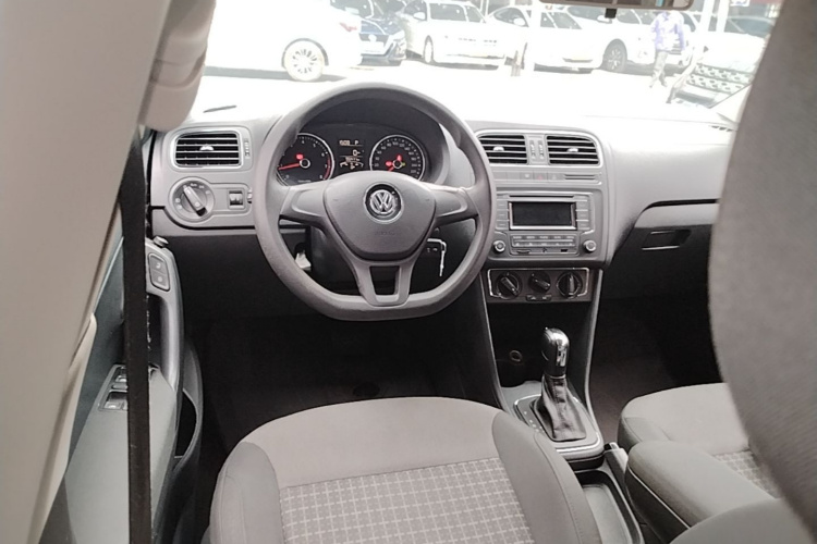 Volkswagen Polo 2015 #11 Volkswagen Polo 2015 car image #11