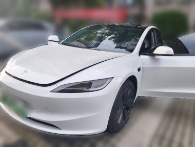 Tesla Model 3 2025 Tesla Model 3 2025 immagine di auto