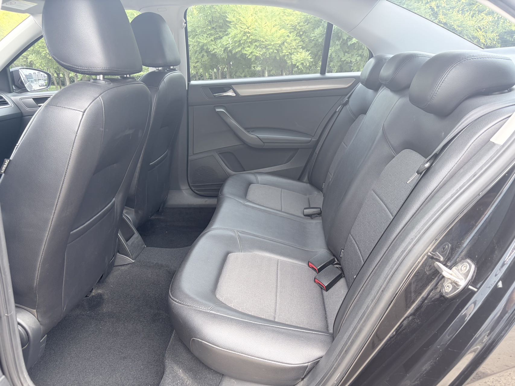 Volkswagen Santana 2015 car image #3