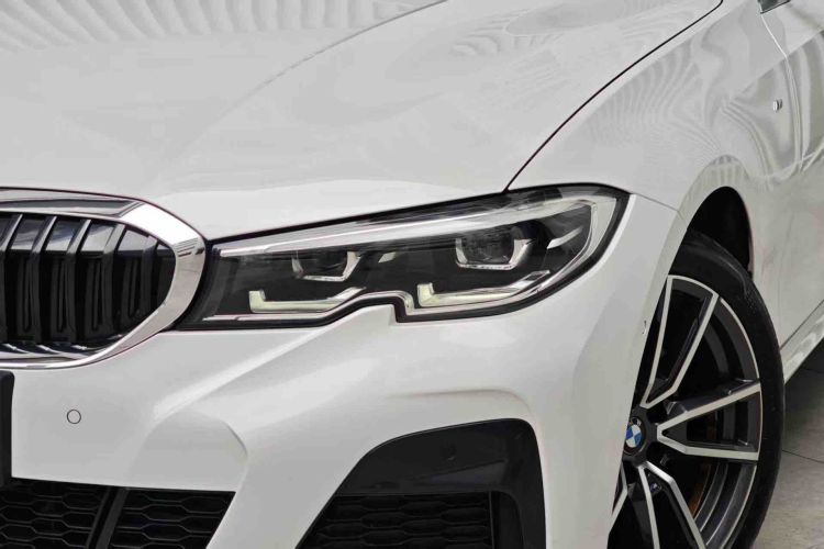 BMW 3 Series 2020 car image #7