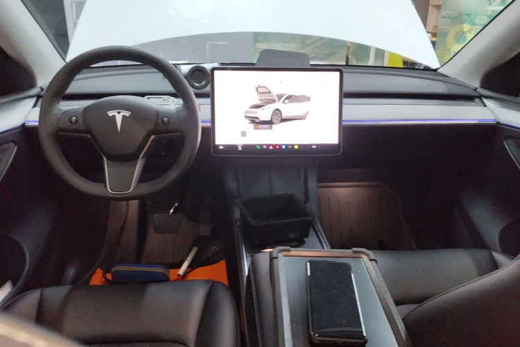 Tesla Model Y 2023 #11 Tesla Model Y 2023 car image #11