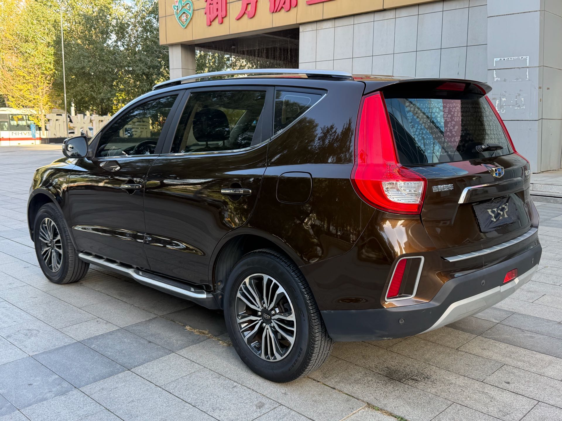 GEELY Vision X6 2017 immagine di auto #4