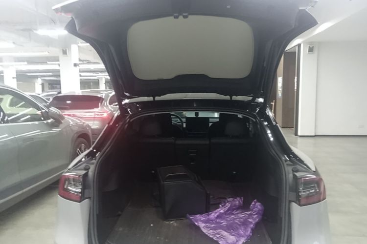 Tesla Model Y 2023 #19 Tesla Model Y 2023 car image #19