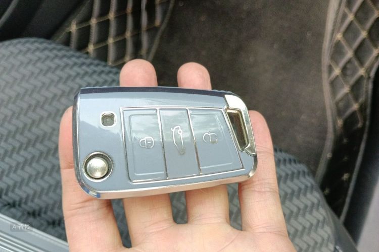 Volkswagen Tharu 2020 car image #10