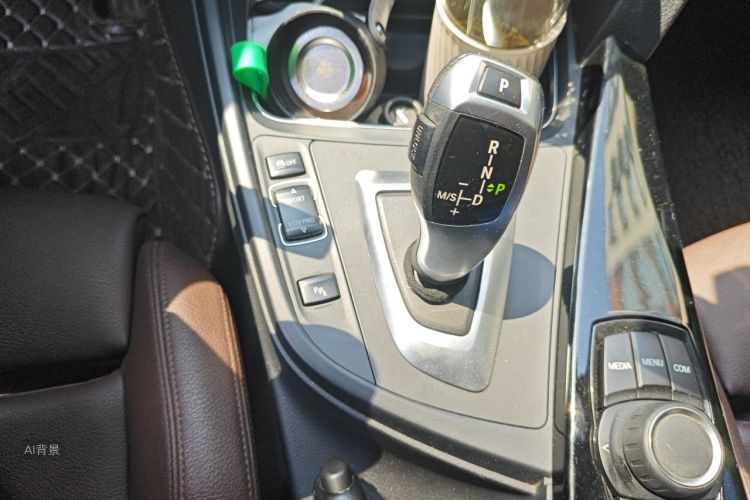BMW 3 Series 2018 #16 BMW 3 Series 2018 car image #16