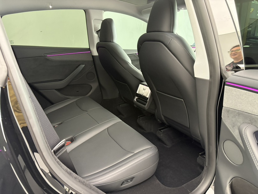 Tesla Model Y 2025 #7 Tesla Model Y 2025 car image #7