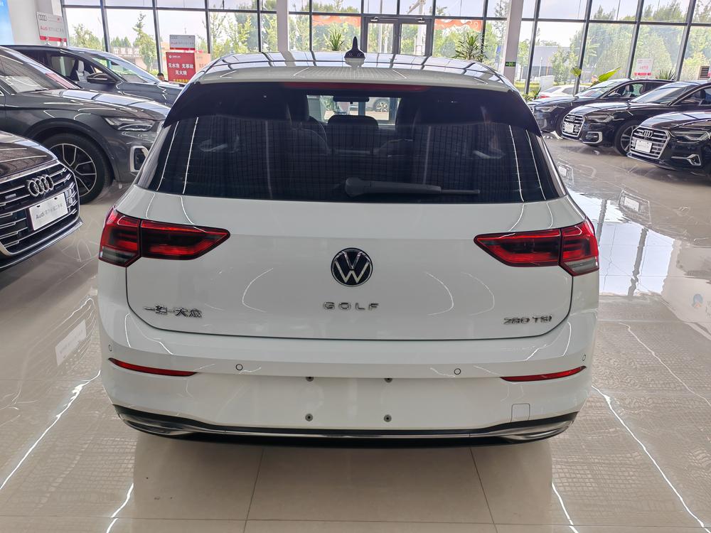 Volkswagen Golf 2024 صورة سيارة #5
