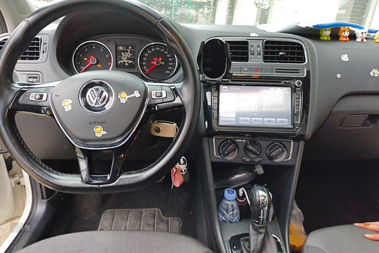 Volkswagen Polo 2016 car image #11