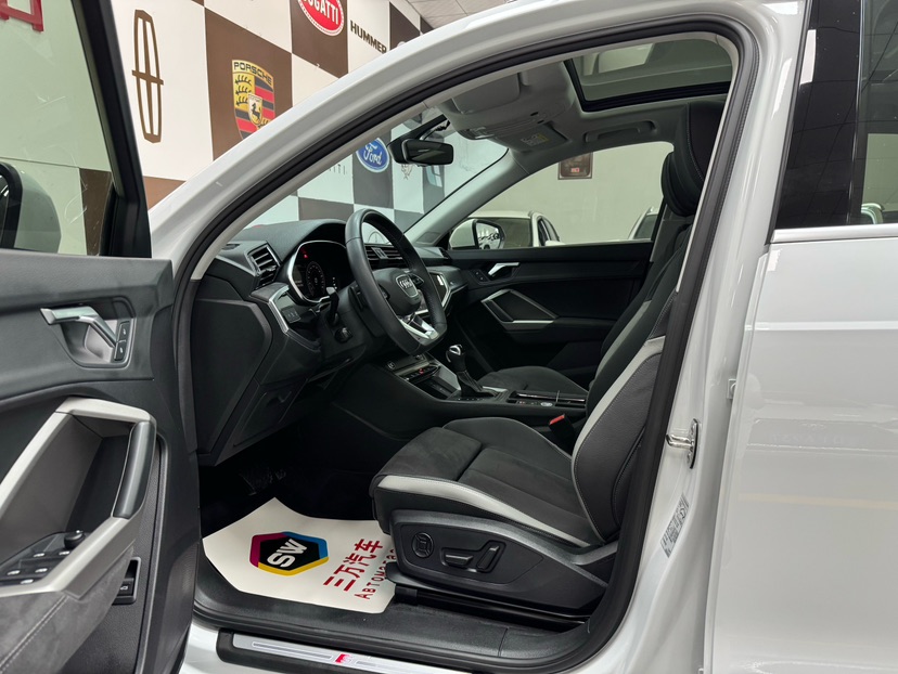 Audi Q3 2022 car image #7