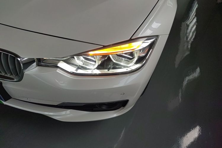 BMW 3 Series 2019 #23 BMW 3 Series 2019 immagine di auto #23