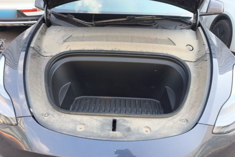 Tesla Model Y 2024 car image #20