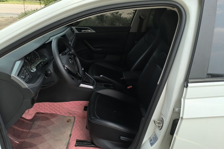 Volkswagen Polo 2021 car image #19
