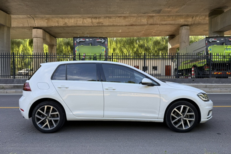 Volkswagen Golf 2018 #8 Volkswagen Golf 2018 car image #8