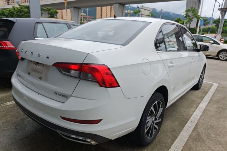 Skoda Rapid 2021 immagine di auto #7