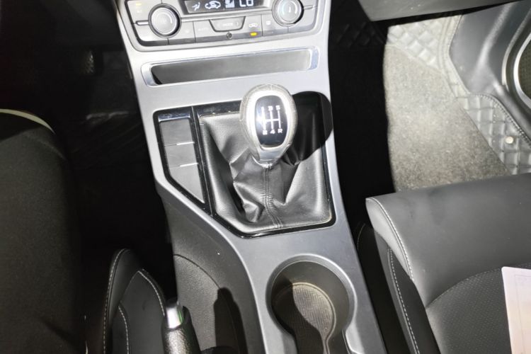 GEELY Emgrand 2018 car image #14