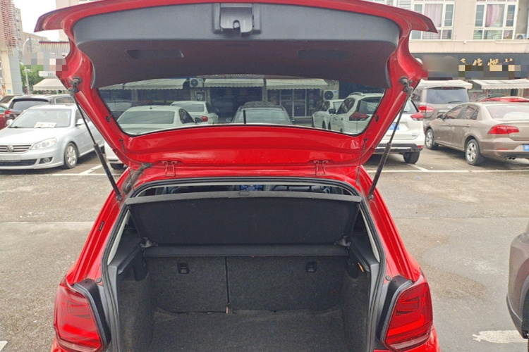 Volkswagen Polo 2014 car image #19