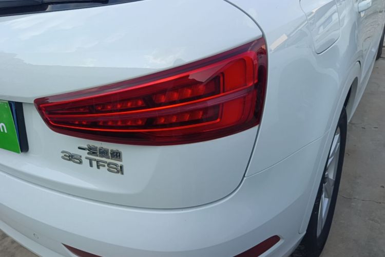 Audi Q3 2016 immagine di auto #8
