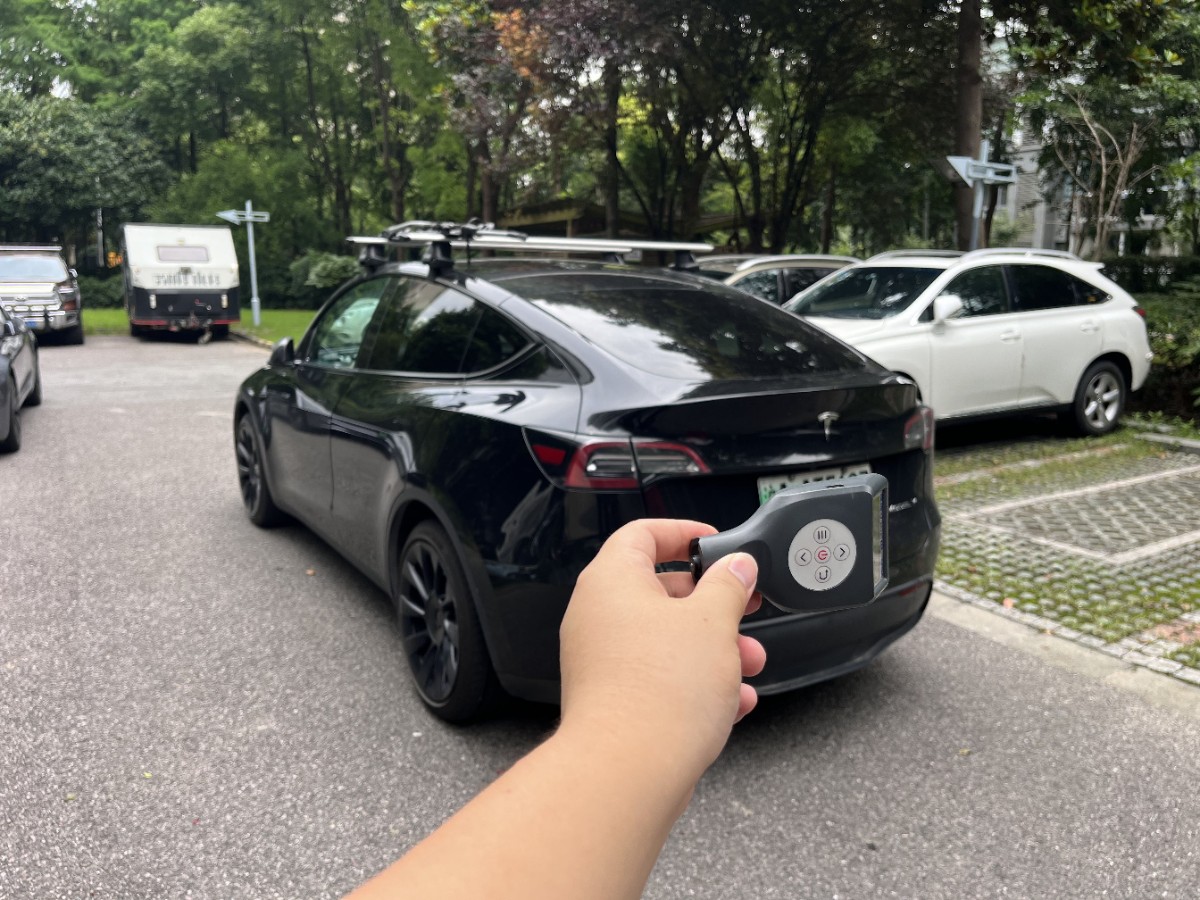 Tesla Model Y 2022 #3 Tesla Model Y 2022 car image #3
